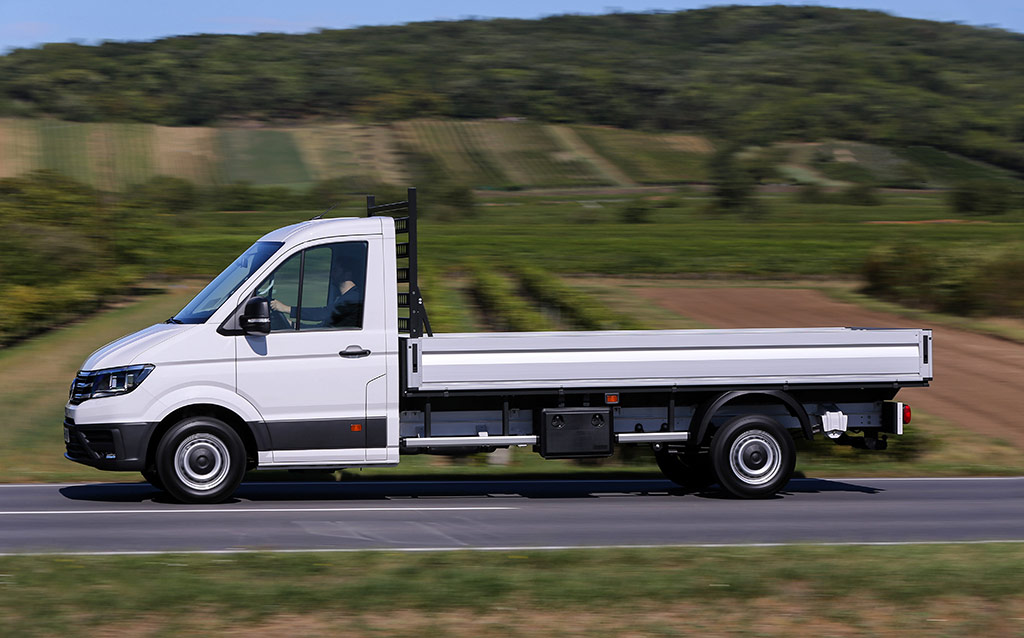 VW Crafter, Pritschenwagen, Seitenansicht, Fahrtaufnahme