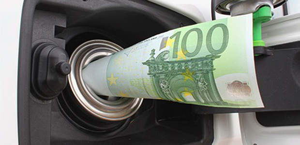 Benzin sparen: Abzocke mit blinkenden Kraftstoffsparsteckern